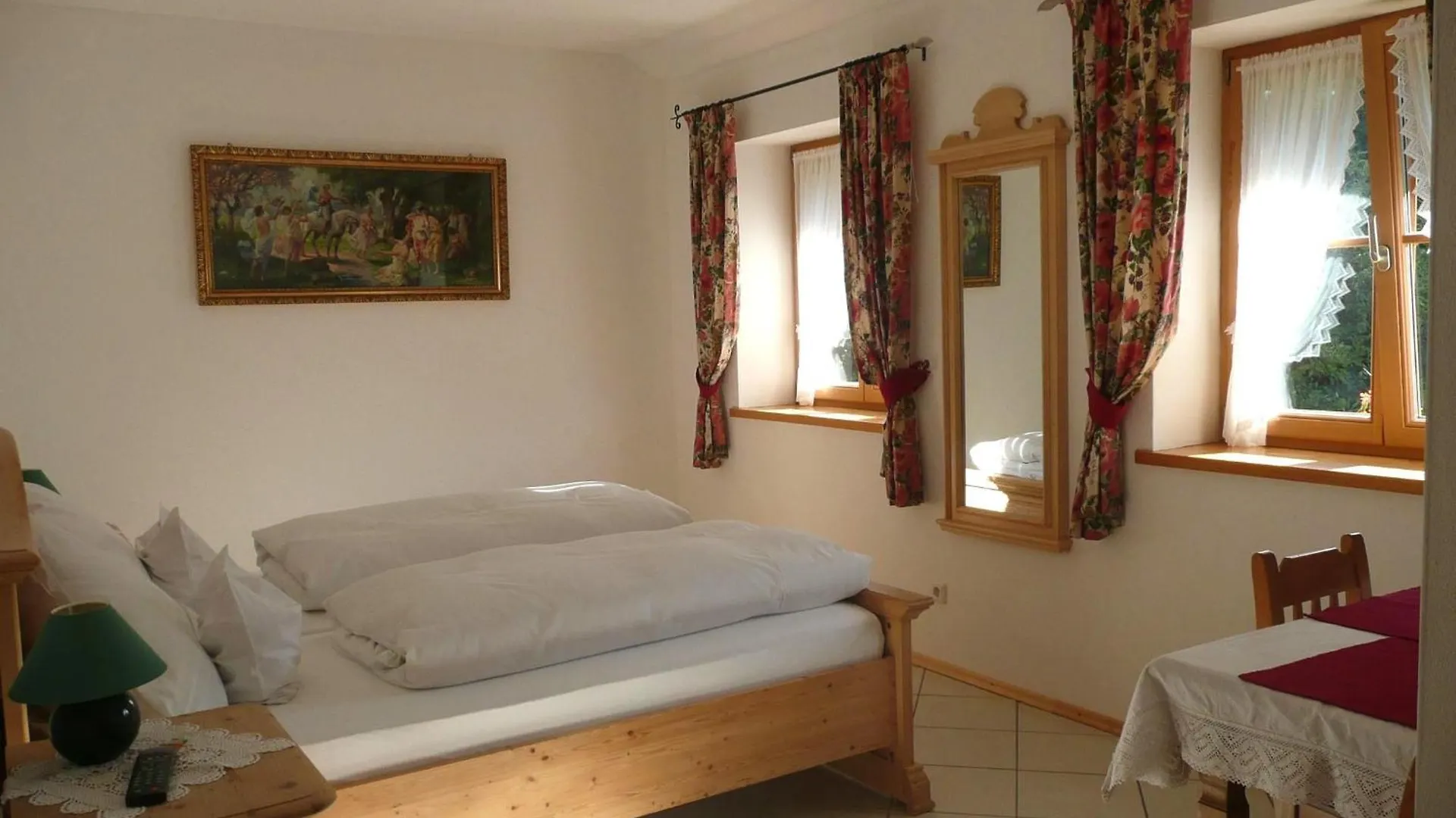 Bed and Breakfast Landhaus Caesar - Hotel Garni Bad Heilbrunn